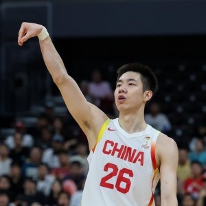 中国男篮为啥被没归化的韩国打花2场？球迷：因为有周琦和张公子