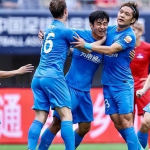 世界杯官方网站 世界杯赛程-薛庆浩留在申花冬训后，他本赛季还能坐稳球队主力吗，引发热议