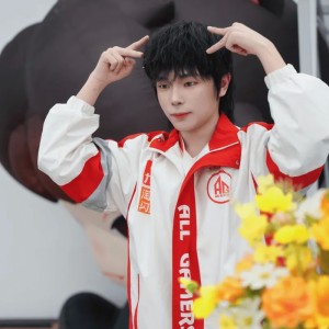 世界杯官方网站 世界杯赛程-成都AG超玩会.钟意发文：我回来了